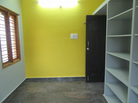 7) Li Id : 164 - Childrens Bedroom.JPG